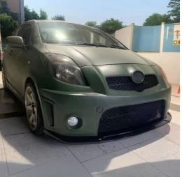 Передний бампер Yaris